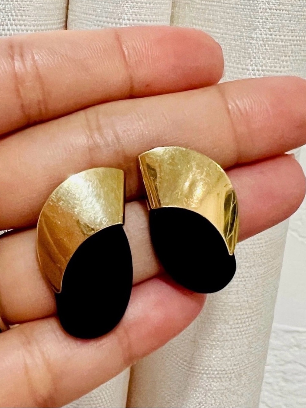 Vintage statement 14K Yellow Gold Black Onyx stud Modernist Earrings KM Naaco 1”